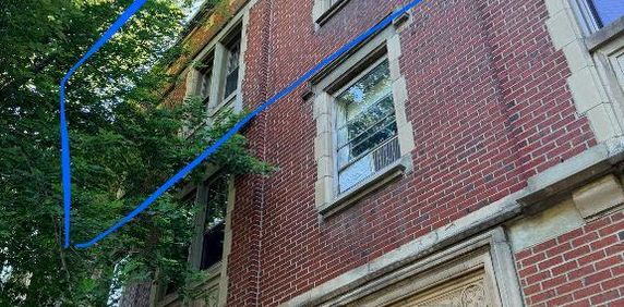Superbe 5 1/2 complètement refait à neuf dans immeuble centenaire sur Édouard Montpetit (CDN) - Photo 2