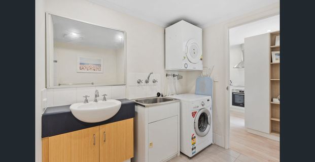 Beachfront Living at Its Best - 35/58 Kent Street, Rockingham - Can be Furnished - Photo 1