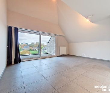 Rustig gelegen recent appartement met parking - Photo 3