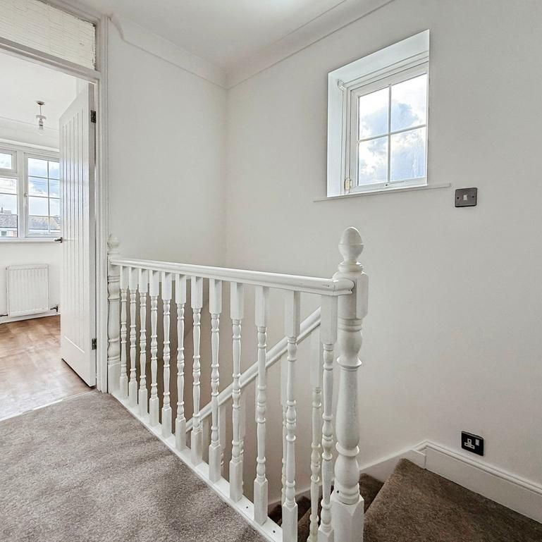 3 bedroom end of terrace house to rent - Photo 1