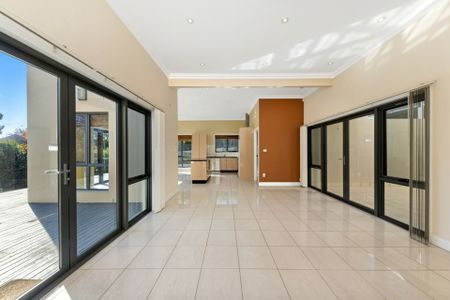 Large family home - Photo 2