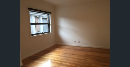 Upmarket Townhouse! - Photo 3