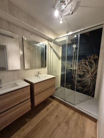 Location Appartement 3 pièces 99m² CAMBRAI 59400 - Photo 4