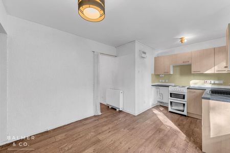 Heron Drive, Audenshaw, M34 - Photo 2