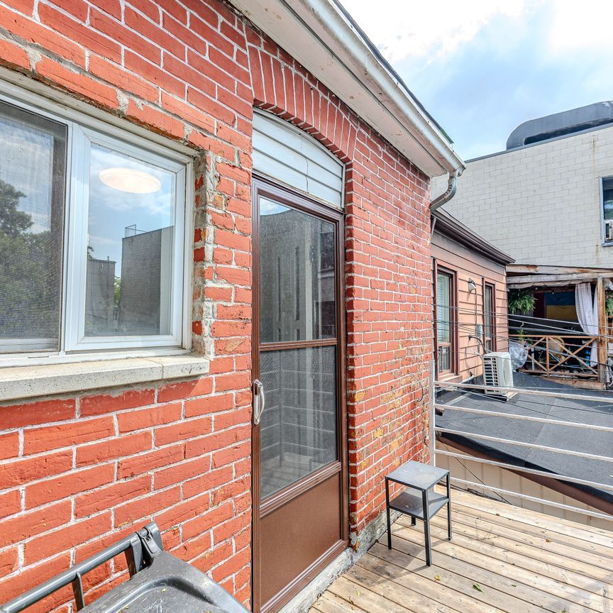 For Lease - 1573 Dundas Street Unit# 2nd floor, Toronto, Ontario - Photo 1