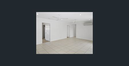 Bright & Spacious Living by the Beach - Photo 2