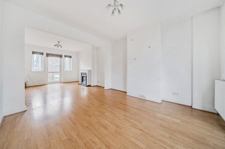 3 Bed Terraced House, St. Andrews Road, W3 - Photo 3