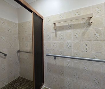 Delightful Family Home in Quiet Taree West Cul-de-Sac - Photo 3