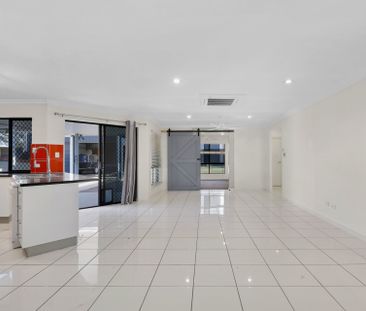 Solid Family Home with a 2 bay shed! - Photo 2