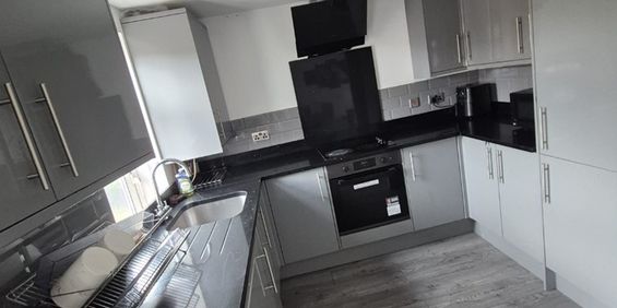 Studio Flat, City Centre, S1 - Photo 3