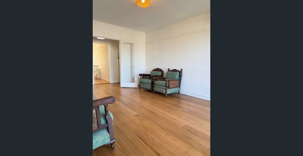 Partly Furnished Ground-Floor Apartment Moments from Chadstone - Photo 1