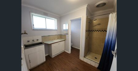 Comfortable Living in the Heart of Geelong West - Photo 3