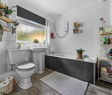 3 bedroom detached house to rent - Photo 6