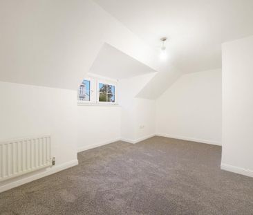 4 bedroom flat to rent - Photo 4