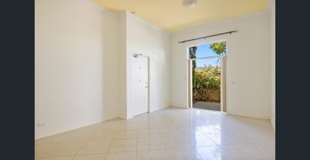 Lovely Townhouse - Photo 4