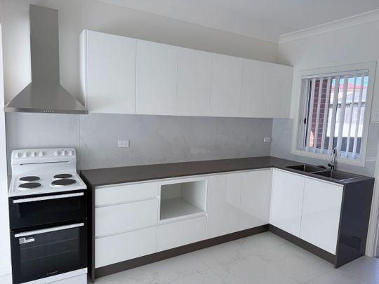 BRAND NEW 2 BEDROOM GRANNY FLAT - Photo 1