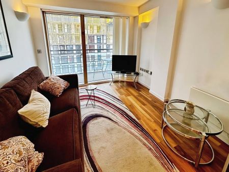 2 bedroom flat to rent - Photo 2