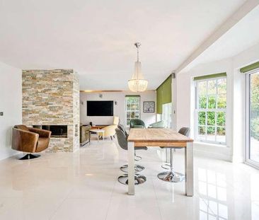 Walkers Ridge, Camberley, GU15 - Photo 6