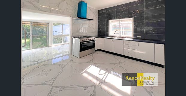 Three bedroom family home - Photo 1