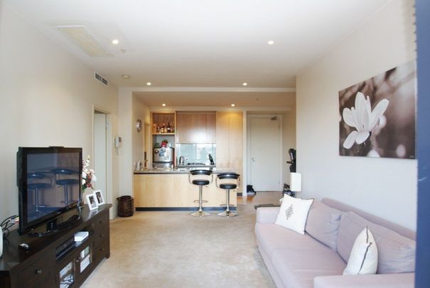 LARGE ONE BEDROOM WITH HUGE ENTERTAINERS BALCONY - Photo 1