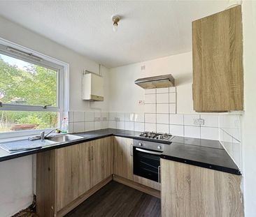 3 bedroom house to rent Jubilee Crescent, NN8 - Photo 2