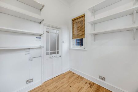 4 Bedroom House To Let - Photo 5