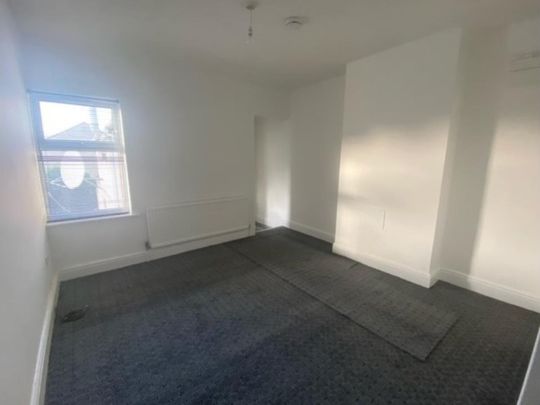 Dogsthorpe Road, Peterborough - Photo 1