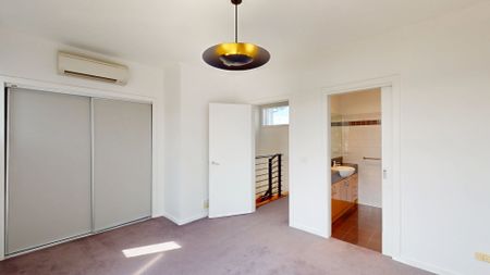 Stunning Fully Renovated 3-Bedroom Townhouse in the Heart of Richmond - Photo 2