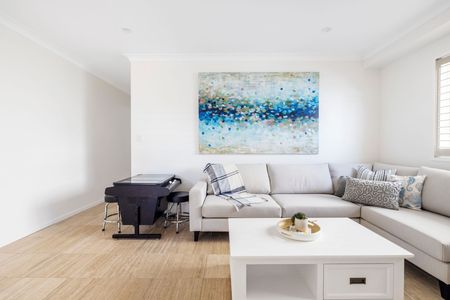 Fully furnished luxury 4-bedroom 3-bathroom home on the coast in Salamander Bay - Photo 2