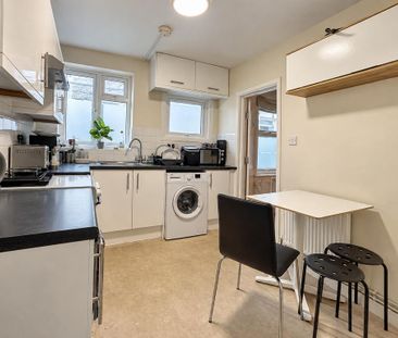 1 bedroom in a house share to rent - Photo 5