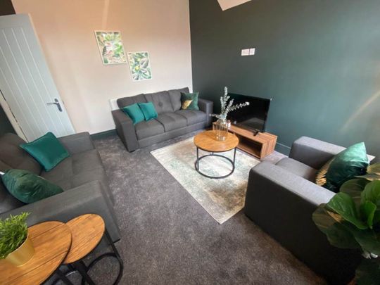 Beechwood Crescent (room 3), Burley , Leeds - Photo 1