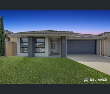 4 Haniper Grove, Werribee, Vic 3030 - Photo 5