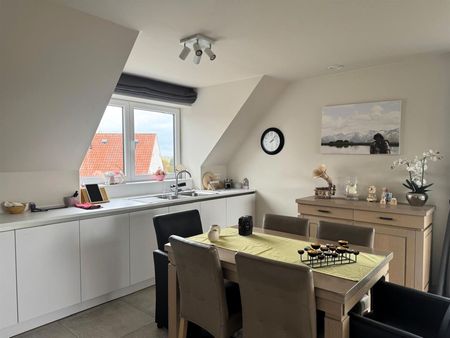 instapklaar en lichtrijk appartement met twee slaapkamers en grote zolder in Zwevegem - Photo 4