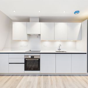 West Street, Maidenhead West Street, Maidenhead - Photo 2