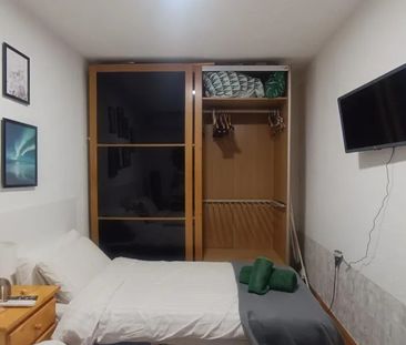 Calle del Caballero de Gracia, Madrid, Community of Madrid 28013 - Photo 2