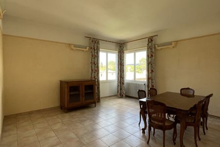 À louer Spacieux T4 de 99 m2 au calme absolu, proche centr - Photo 3