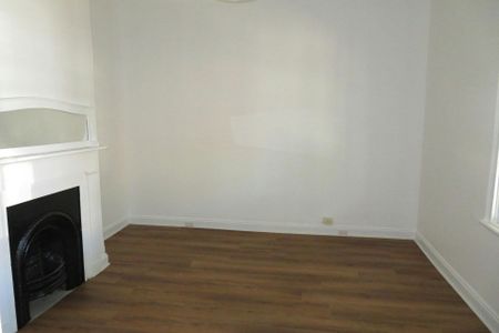 RENOVATED 3 BEDROOM HOME! - Photo 3