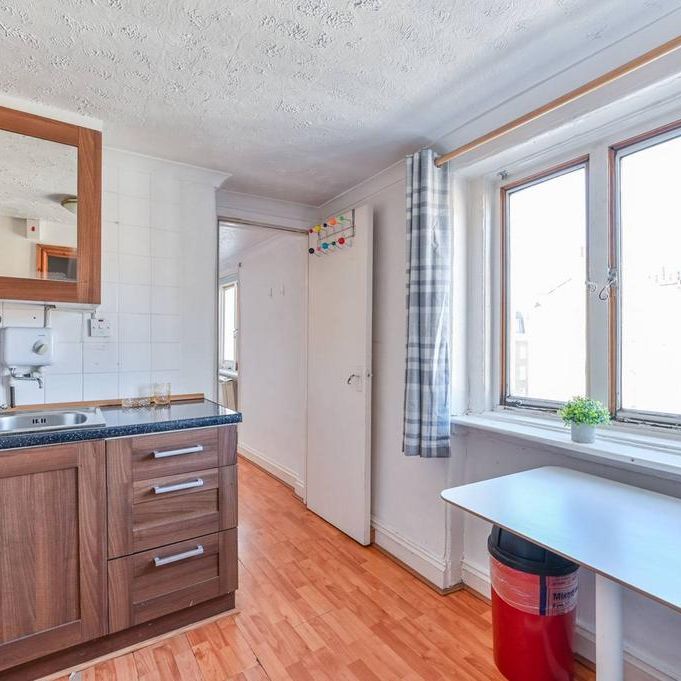 Studio to rent - Photo 1