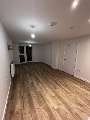 1 Bed Flat, Wray Avenue, E16 - Photo 2