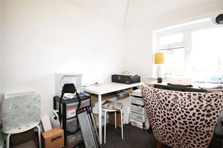 Aldershot Road, Guildford, GU2 8AJ - Photo 4