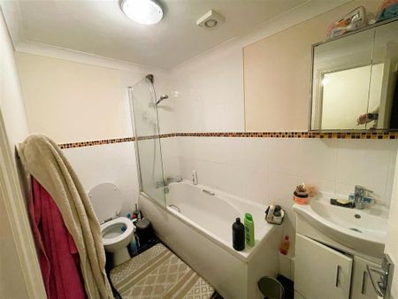 2 bedroom apartment to rent - Photo 4