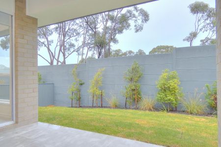 Stylish 4 Bedroom Home - Photo 4