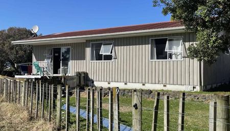 Three-Bedroom Aramoho Home - Photo 3