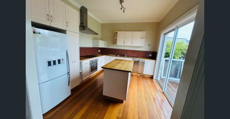 COASTAL LIVING CLOSE TO THE BLUFF - Photo 4