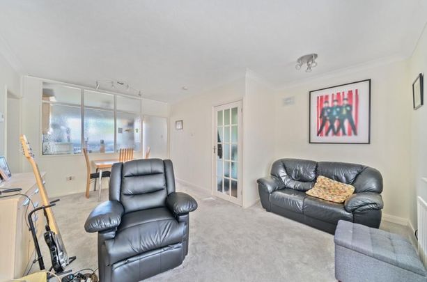 2 bedroom maisonette to rent - Photo 1