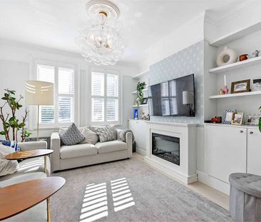 A beautifully presented period home with flexible accommodation and... - Photo 5