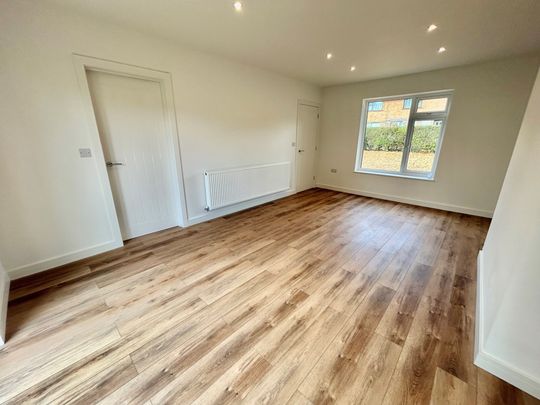 Birkin Avenue, Nottingham, Radcliffe-On-Trent - Photo 1