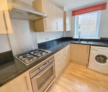 3 bedroom end of terrace house to rent - Photo 3