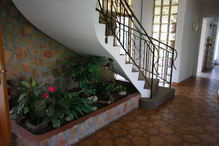 Superbe appartement de 7 pièces avec jardin - Photo 4