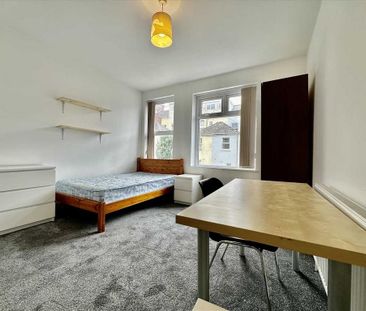 8 bedroom house to rent - Photo 3